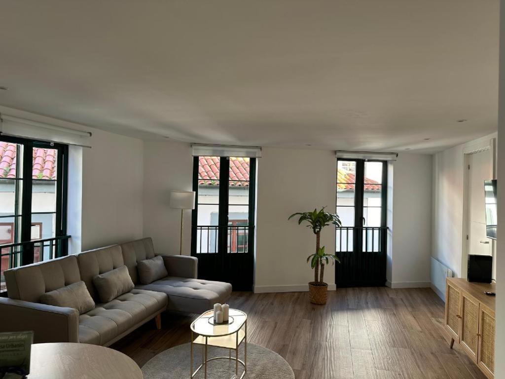 Apartamentos Urbanin II Plaza De San Pedro Кудільєро Екстер'єр фото